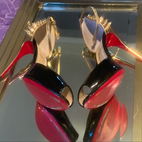 Red Bottoms - Picture 2 of 8